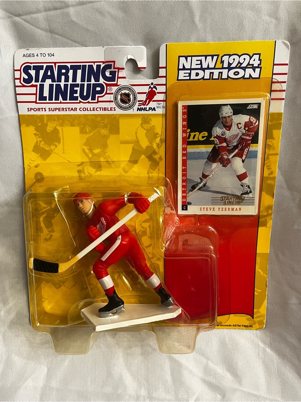 Starting Lineup Steve Yzerman Hockey Figure – Red